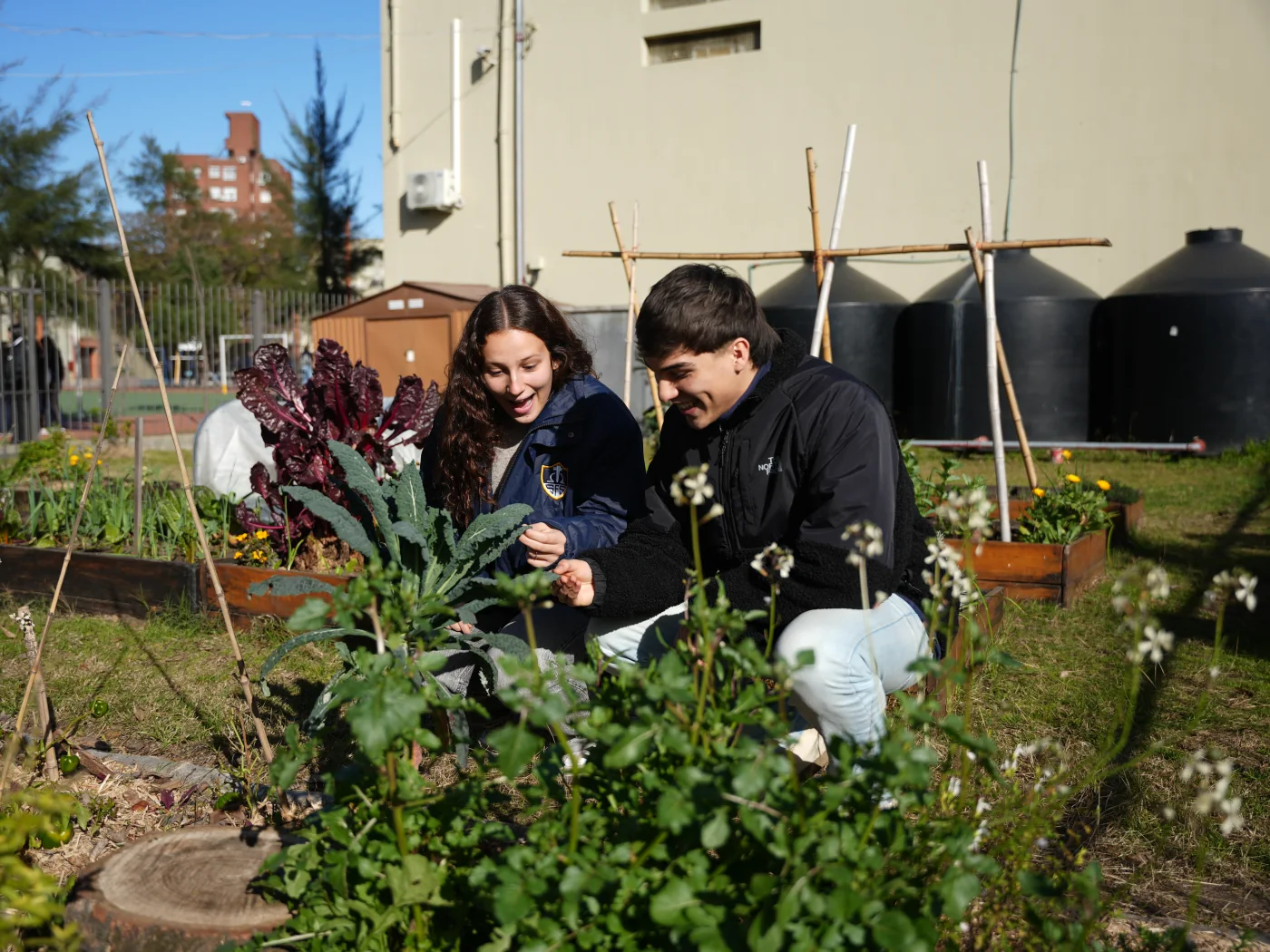 Estudiantes de Bachillerato compartiendo una experiencia educativa.